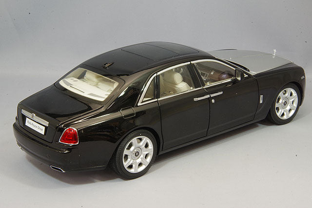 Carica immagine in Galleria Viewer, Kyosho 1/18 Rolls-Royce Ghost Black / Silver

