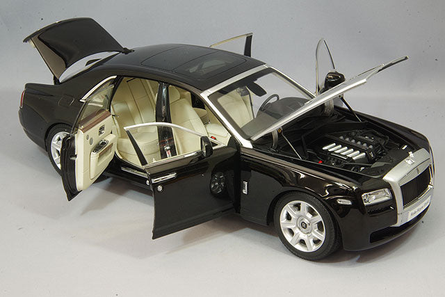 Carica immagine in Galleria Viewer, Kyosho 1/18 Rolls-Royce Ghost Black / Silver
