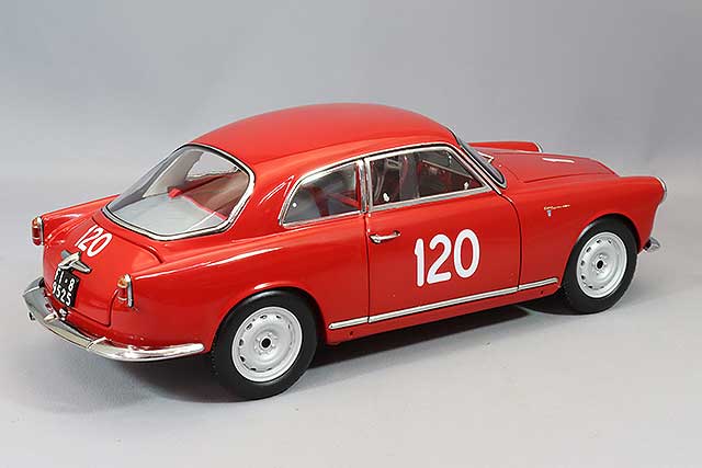 Laden Sie das Bild in Galerie -Viewer, Kyosho 1/18 Alfa Romeo Giulietta SV Mille Miglia 1956 #120
