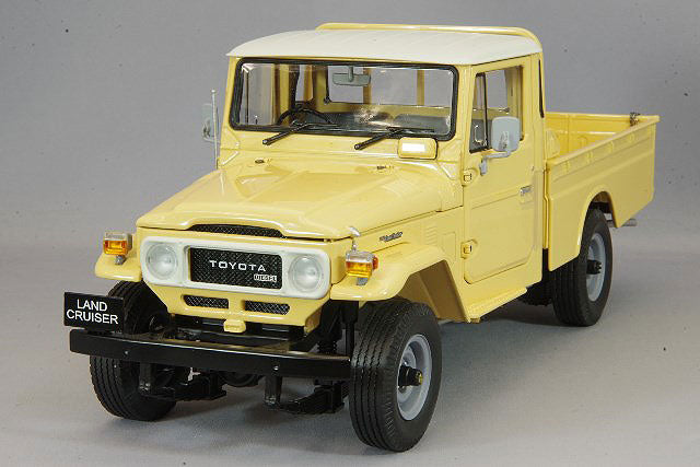 Kyosho 1/18 Toyota Land Cruiser 40 Beige