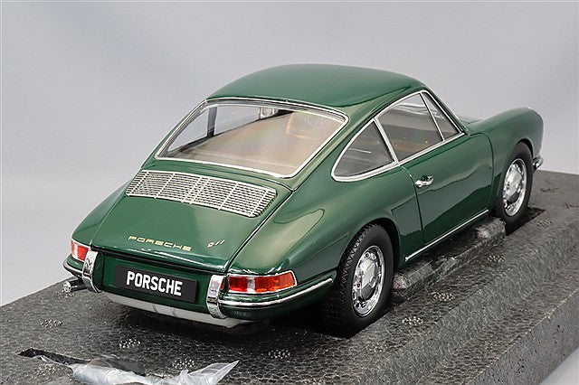 Load image into Gallery viewer, Kyosho 1/18 Porsche 911 (901) 1964 Irish Green
