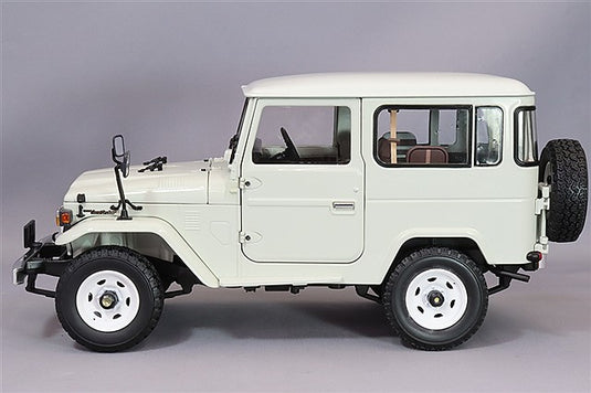 Kyosho 1/18 Toyota Land Cruiser 40 Van (BJ42V) White