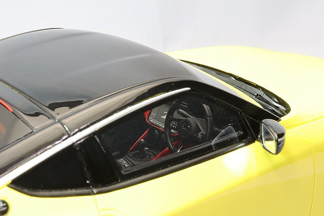 Load image into Gallery viewer, Kyosho Samurai 1/18 Nissan Fairlady Z Yellow
