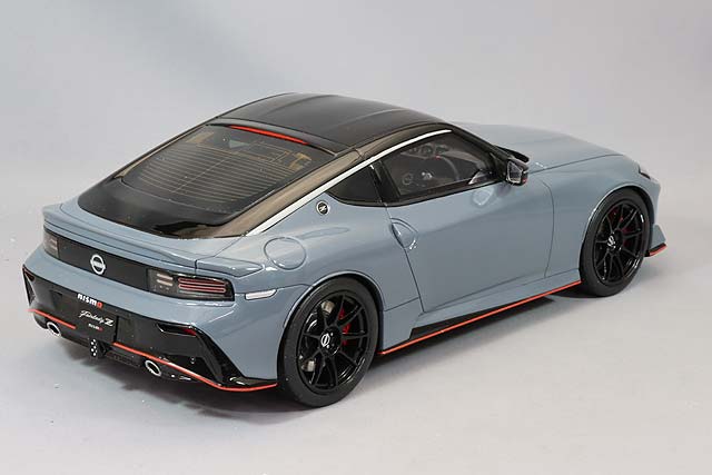 Laden Sie das Bild in Galerie -Viewer, Kyosho 1/18 Nissan Fairlady Z Nismo 2024 Gray
