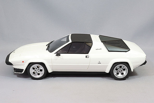 Laden Sie das Bild in Galerie -Viewer, Kyosho 1/18 Lamborghini Silhouette White

