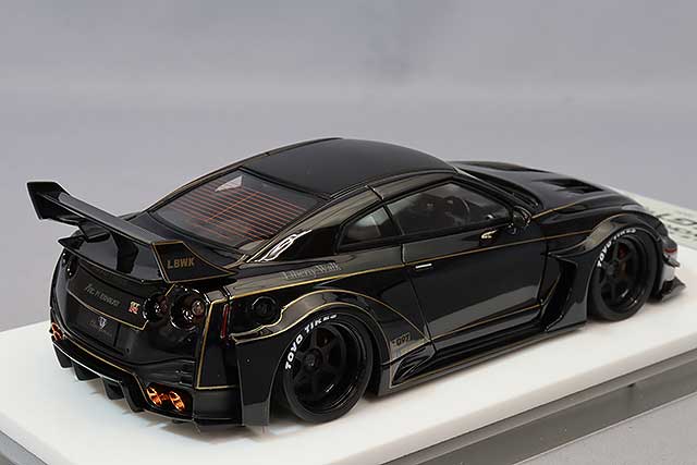 Load image into Gallery viewer, EIDOLON 1/43 LB-SILHOUETTE WORKS GT 35GT-RR Black / Gold Stripe
