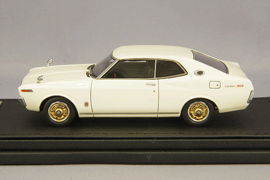 Ignition Model x TOMYTEC 1/43 Nissan Laurel HT 2000SGX White T-IG4324