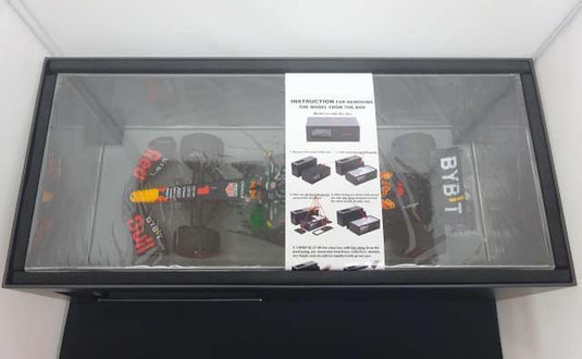 SPARK 2022 F1 Dutch GP Red Bull RB18 NO.1 Oracle 1/18 Scale Model Car– Used