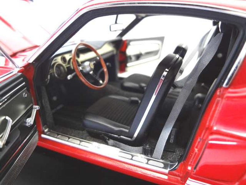 Laden Sie das Bild in Galerie -Viewer, AUTOart &quot;MILLENNIUM&quot; 1/18 1967 Shelby Mustang GT500 (Red/White) Scale Car– Used
