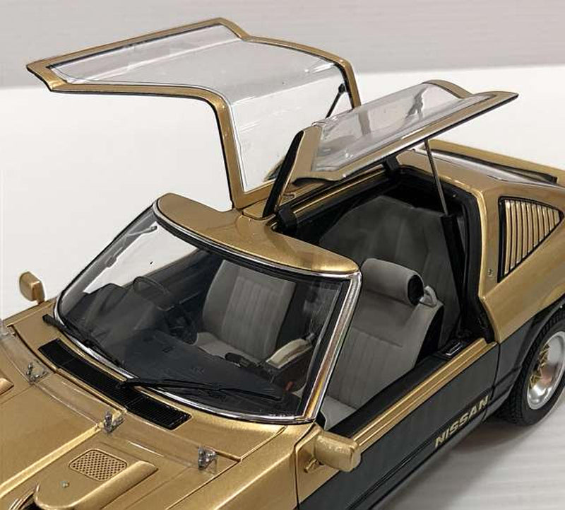Laden Sie das Bild in Galerie -Viewer, AUTOart &quot;Seibu Keisatsu&quot; 1/18 Nissan Fairlady 280Z Super Z Scale Car– Used
