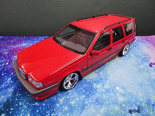 AUTOart 1/18 Scale Volvo 850R Estate– Used