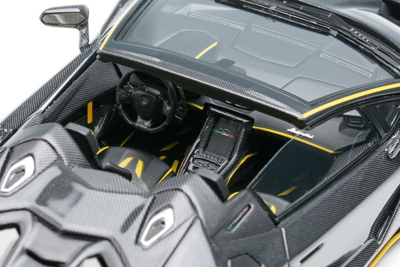 Chargez l&#39;image dans la visionneuse de la galerie, EIDOLON 1/43 EM406B Lamborghini Centenario Roadster LP770-4 2016 Visible Carbon / Yellow Limited 100pcs
