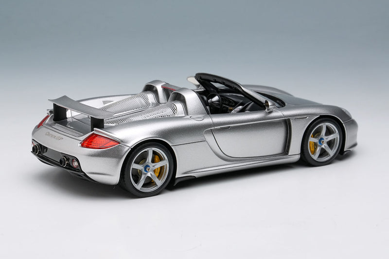 Laden Sie das Bild in Galerie -Viewer, EIDOLON EM567A Porsche Carrera GT 2004 (Rear Wing Up) GT Silver Make Up 1/43 EM567A
