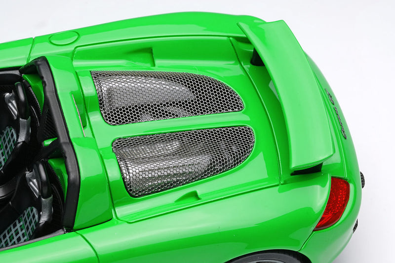 Laden Sie das Bild in Galerie -Viewer, EIDOLON EM567H Porsche Carrera GT 2004 (Rear Wing Up) (US spec) Viper Green Limited 80pcs Make Up 1/43 EM567H
