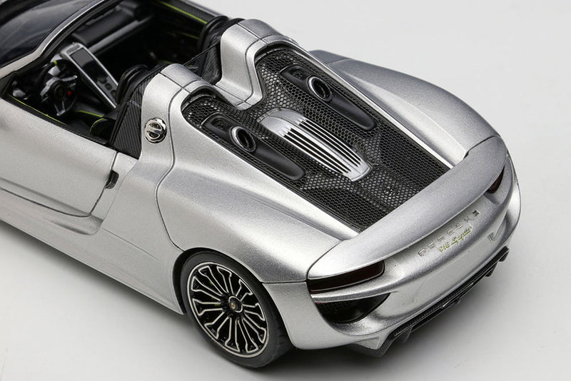 Laden Sie das Bild in Galerie -Viewer, EIDOLON 1/43 EM568A Porsche 918 Spyder 2011 GT Silver
