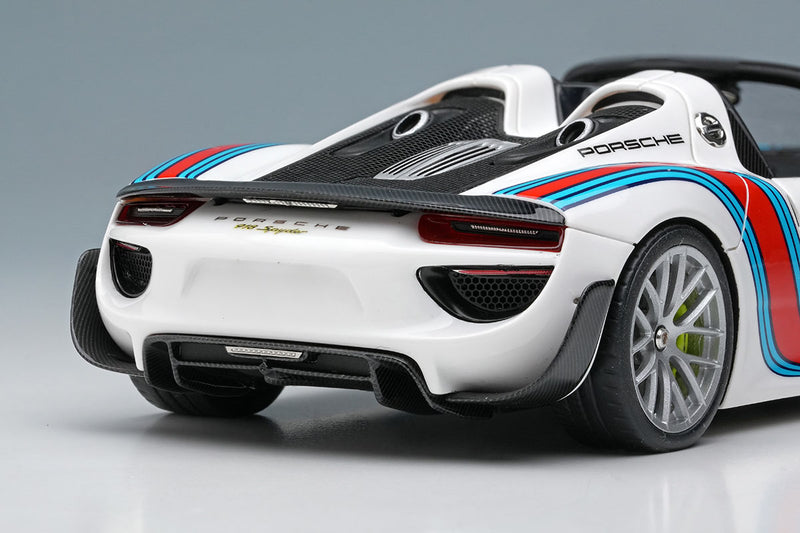 Laden Sie das Bild in Galerie -Viewer, EIDOLON EM569A Porsche 918 Spyder Weissach Package 2011 White / Martini Stripe Make Up 1/43 EM569A
