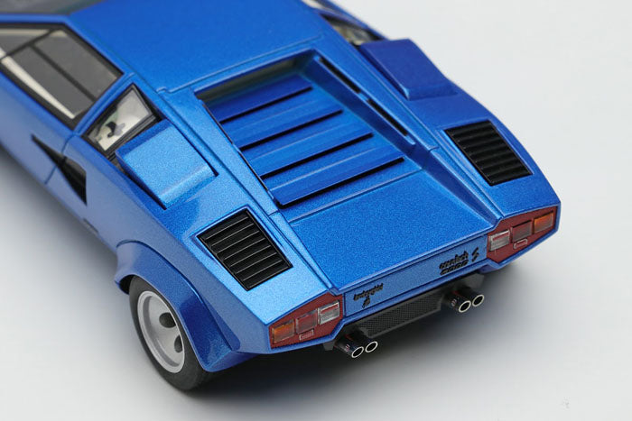 Laden Sie das Bild in Galerie -Viewer, EIDOLON EM651A Lamborghini Countach LP5000S 1982 Metallic Blue Make Up 1/43 EM651A
