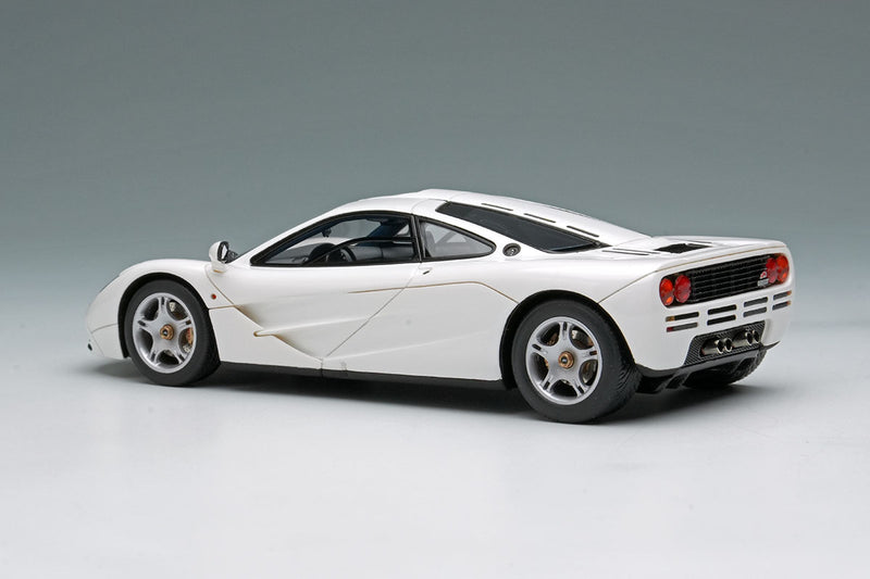 Laden Sie das Bild in Galerie -Viewer, EIDOLON EM748C McLaren F1 Roadcar 1994 White Limited 100pcs Make Up 1/43 EM748C
