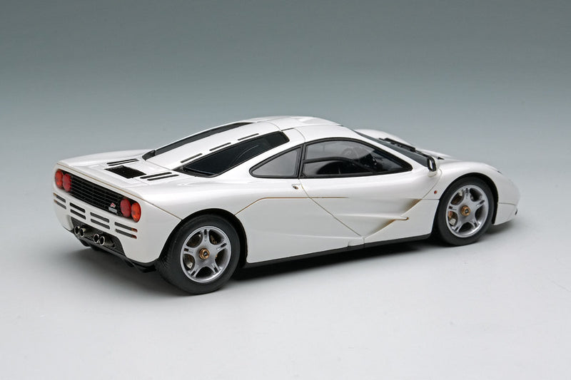 Laden Sie das Bild in Galerie -Viewer, EIDOLON EM748C McLaren F1 Roadcar 1994 White Limited 100pcs Make Up 1/43 EM748C
