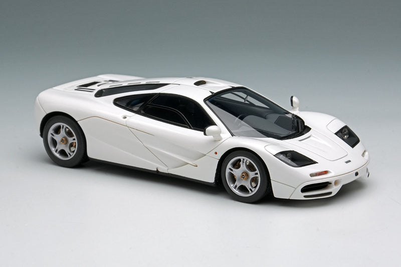 Laden Sie das Bild in Galerie -Viewer, EIDOLON EM748C McLaren F1 Roadcar 1994 White Limited 100pcs Make Up 1/43 EM748C
