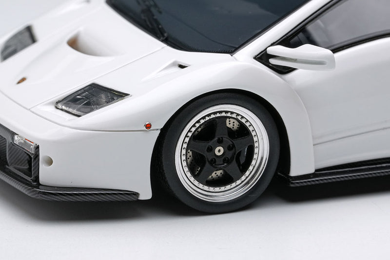 Chargez l&#39;image dans la visionneuse de la galerie, EIDOLON EM782B Lamborghini Diablo GT 1999 White Make Up 1/43 EM782B
