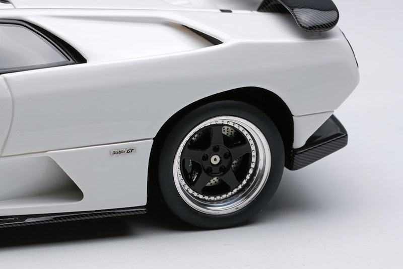 Chargez l&#39;image dans la visionneuse de la galerie, EIDOLON EM782B Lamborghini Diablo GT 1999 White Make Up 1/43 EM782B
