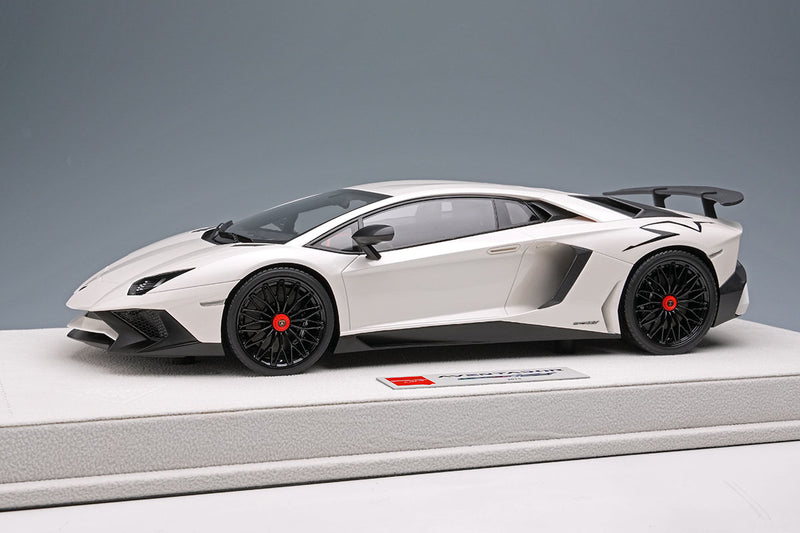 Laden Sie das Bild in Galerie -Viewer, EIDOLON EML005B 1/18 Lamborghini Aventador LP750-4 SV 2015 Pearl White (Large SV Logo) Make Up 1/18 EML005B
