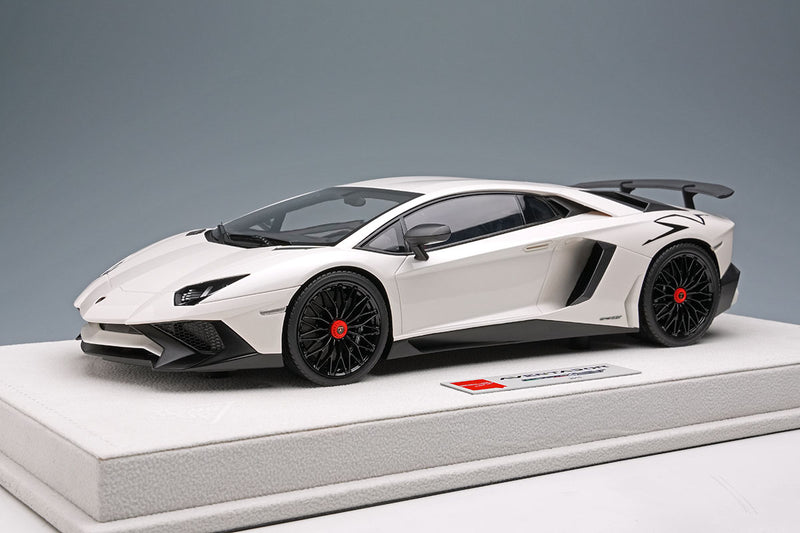 Laden Sie das Bild in Galerie -Viewer, EIDOLON EML005B 1/18 Lamborghini Aventador LP750-4 SV 2015 Pearl White (Large SV Logo) Make Up 1/18 EML005B
