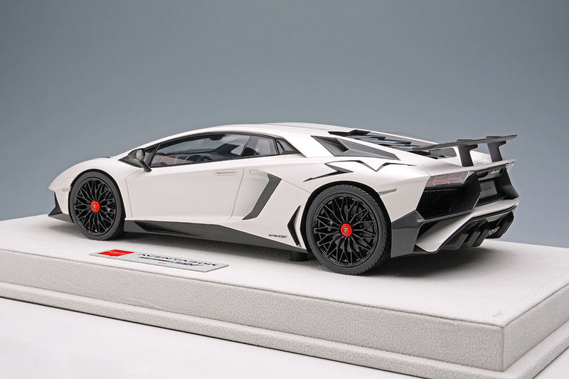 Laden Sie das Bild in Galerie -Viewer, EIDOLON EML005B 1/18 Lamborghini Aventador LP750-4 SV 2015 Pearl White (Large SV Logo) Make Up 1/18 EML005B
