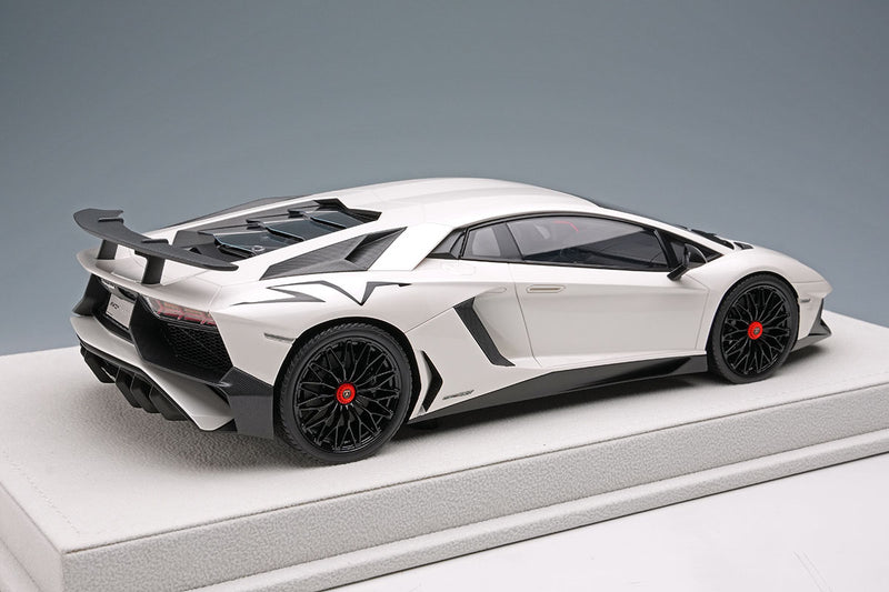 Laden Sie das Bild in Galerie -Viewer, EIDOLON EML005B 1/18 Lamborghini Aventador LP750-4 SV 2015 Pearl White (Large SV Logo) Make Up 1/18 EML005B
