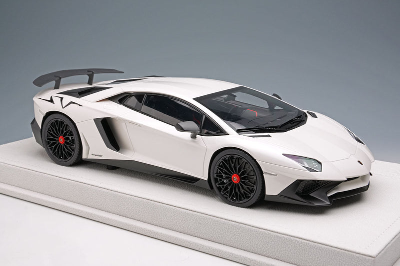 Laden Sie das Bild in Galerie -Viewer, EIDOLON EML005B 1/18 Lamborghini Aventador LP750-4 SV 2015 Pearl White (Large SV Logo) Make Up 1/18 EML005B
