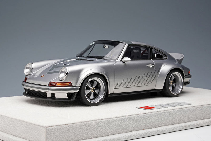 Laden Sie das Bild in Galerie -Viewer, EIDOLON EML018J 1/18 Singer 911DLS Silver Goodwood Festival of Speed 2019 Limited 120pcs
