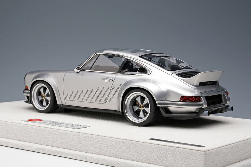 Laden Sie das Bild in Galerie -Viewer, EIDOLON EML018J 1/18 Singer 911DLS Silver Goodwood Festival of Speed 2019 Limited 120pcs
