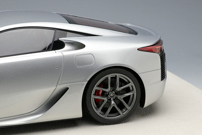 Cargue la imagen en el visor de la galería, EIDOLON EML043C 1/18 Lexus LFA 2010 Silver Limited 70pcs
