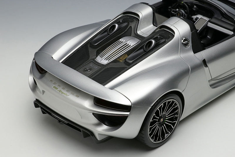 Load image into Gallery viewer, Pre-Order EIDOLON EML045A 1/18 Porsche 918 Spyder 2011 GT Silver
