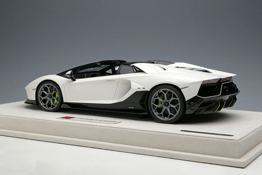 EIDOLON EML064E 1/18 Lamborghini Aventador LP780-4 Ultimae Roadster 2021 Bianco Opalis / Black Limited 50pcs