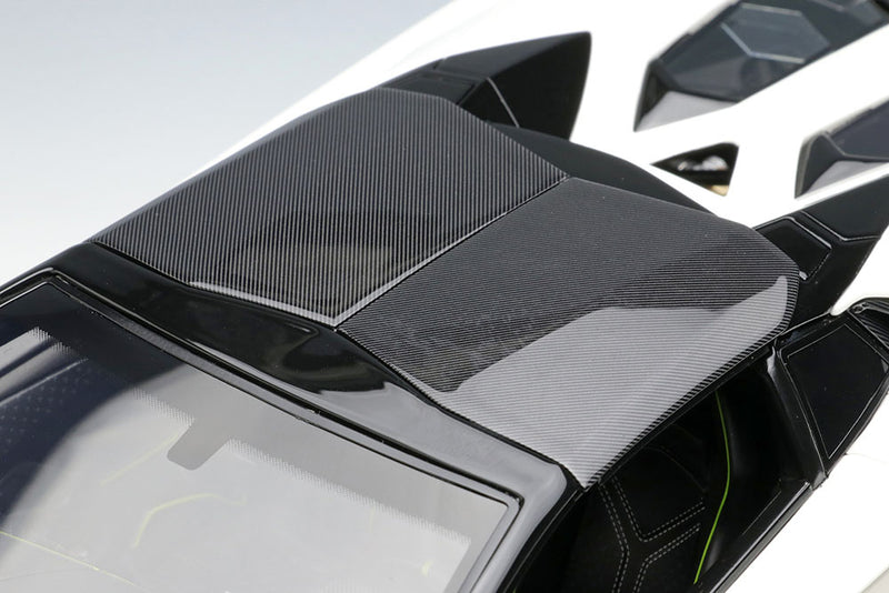 Cargue la imagen en el visor de la galería, EIDOLON EML064E 1/18 Lamborghini Aventador LP780-4 Ultimae Roadster 2021 Bianco Opalis / Black Limited 50pcs
