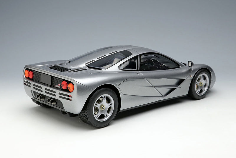 Cargue la imagen en el visor de la galería, Pre-Order EIDOLON EML073A 1/18 McLaren F1 Road car 1994 Magnesium Silver
