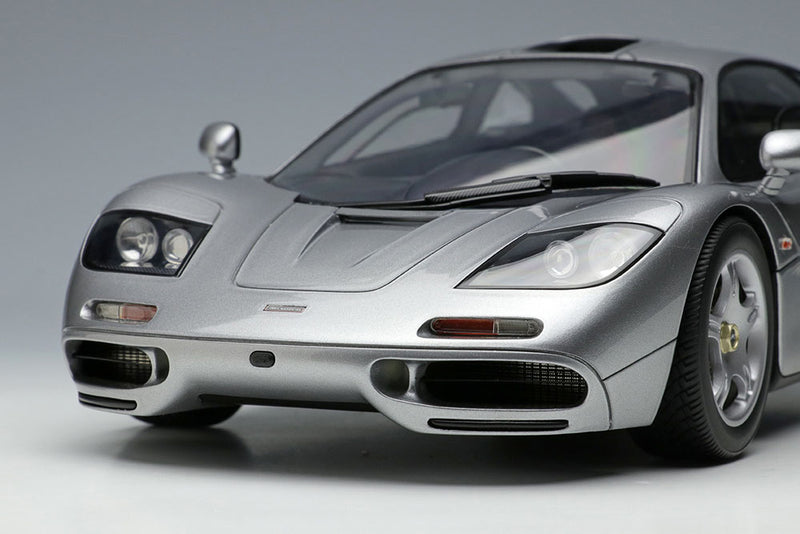 Chargez l&#39;image dans la visionneuse de la galerie, Pre-Order EIDOLON EML073A 1/18 McLaren F1 Road car 1994 Magnesium Silver
