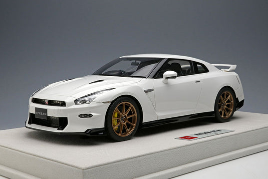 EIDOLON EML082B 1/18 NISSAN GT-R Premium Edition T-spec 2024 Brilliant White Pearl Make Up 1/18 EML082B