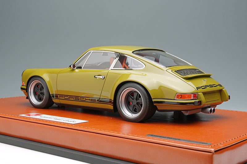 Laden Sie das Bild in Galerie -Viewer, EIDOLON EML090H 1/18 Singer 911(964) Coupe Olive Drab Limited 60pcs Make Up 1/18 EML090H
