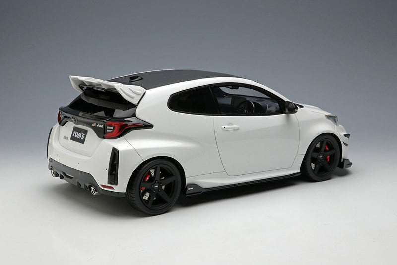 Laden Sie das Bild in Galerie -Viewer, Pre-Order EIDOLON EML091A 1/18 TOM&#39;S GR Yaris 2021 Super White 2
