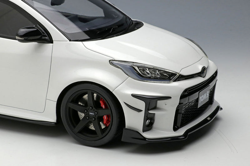 Carica immagine in Galleria Viewer, Pre-Order EIDOLON EML091A 1/18 TOM&#39;S GR Yaris 2021 Super White 2
