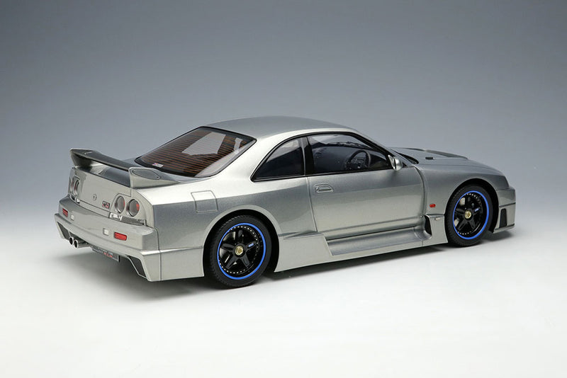 Laden Sie das Bild in Galerie -Viewer, Pre-Order EIDOLON EML117 1/18 NISMO GT-R LM Roadcar 1995 Silver
