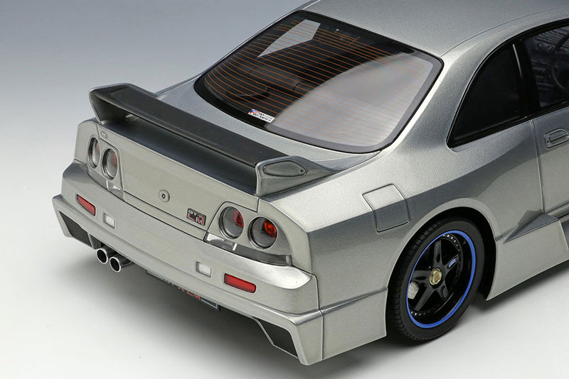 Laden Sie das Bild in Galerie -Viewer, Pre-Order EIDOLON EML117 1/18 NISMO GT-R LM Roadcar 1995 Silver
