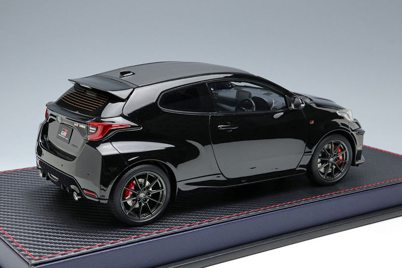 Laden Sie das Bild in Galerie -Viewer, IDEA IM059C 1/18 Toyota GR Yaris RZ High Performance 2021 Precious Black Pearl Make Up 1/18 IM059C
