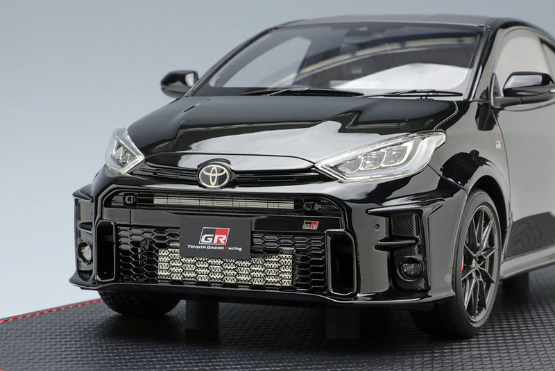 Laden Sie das Bild in Galerie -Viewer, IDEA IM059C 1/18 Toyota GR Yaris RZ High Performance 2021 Precious Black Pearl Make Up 1/18 IM059C
