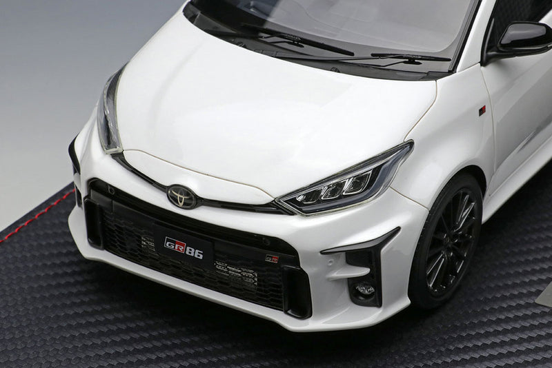 Load image into Gallery viewer, IDEA IM096A 1/18 Toyota GR Yaris RZ 2020 Super White 2
