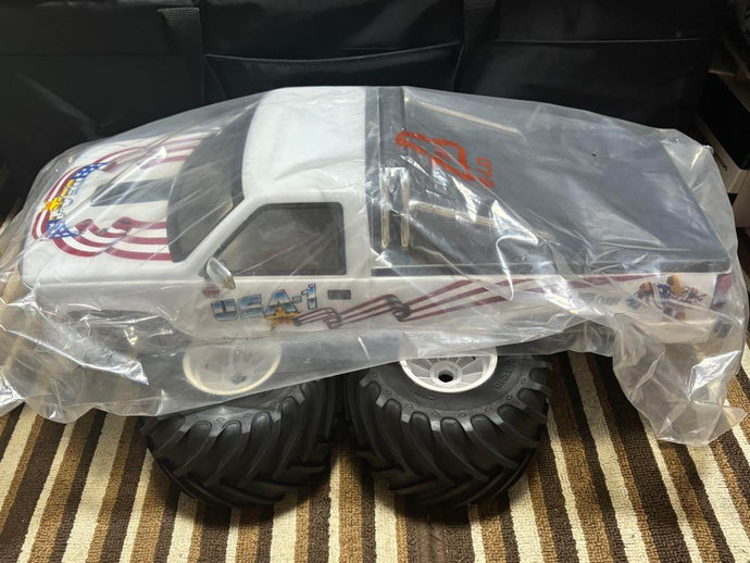 Kyosho USA-1 Tires & Unopened Body Set with Over Fender - Used