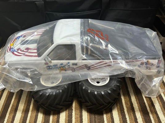 Kyosho USA-1 Tires & Unopened Body Set with Over Fender - Used